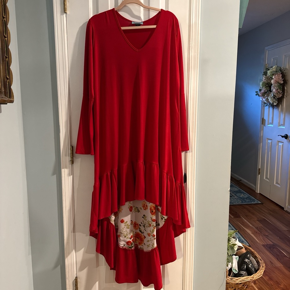 NWOT Chic Red High-Low‎ Dress with Floral Detail